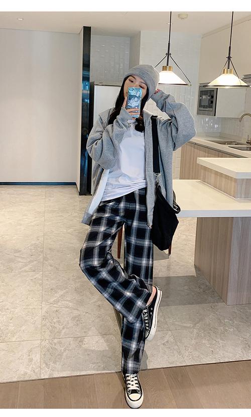 上衣黑白格子怎么搭配裤子