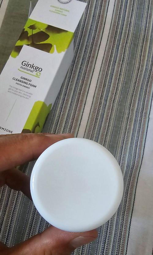 婵真洗面奶里面有颗粒