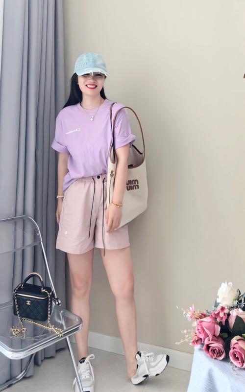 女士秋天短裤怎么搭配衣服好看