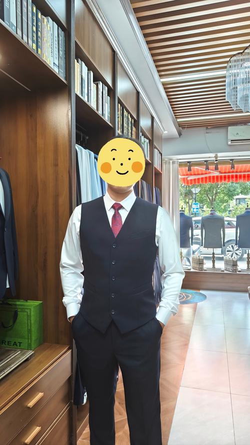 男士小西装马甲怎么搭配好看