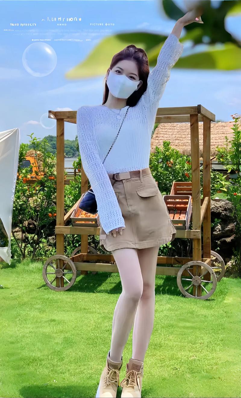 秋冬镂空毛衣裙怎么搭配