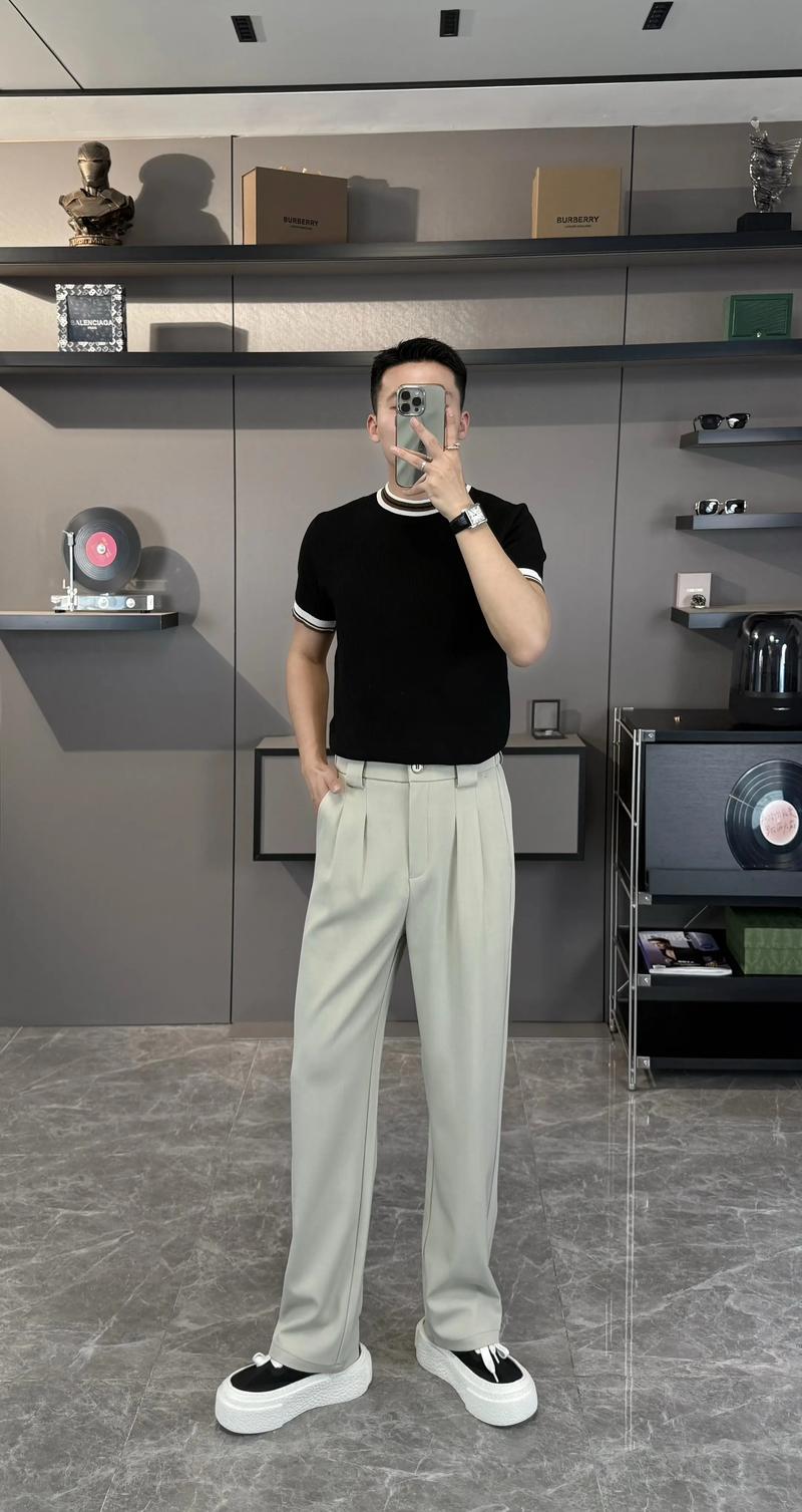 米色裤子配什么鞋子