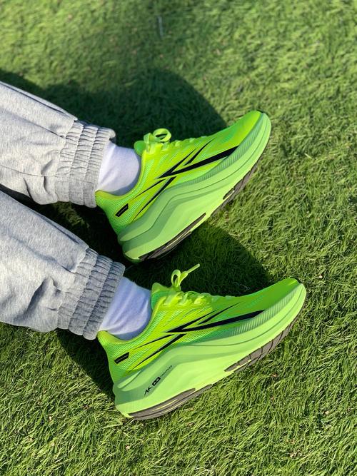 绿色的鞋怎么搭配图片