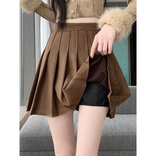 鹿皮短裙夏天怎么搭配