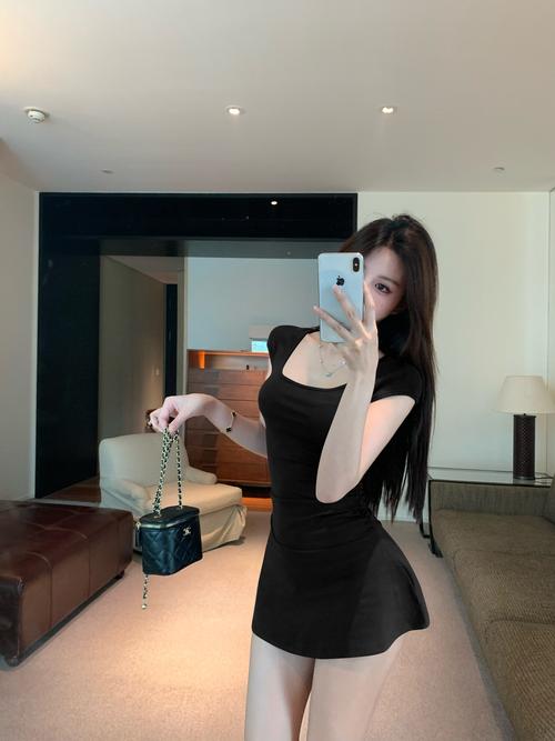 穿什么衣服显胸小