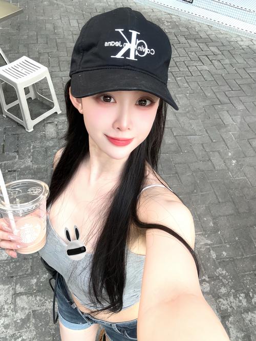 夏天帽子怎么搭配衣服图片