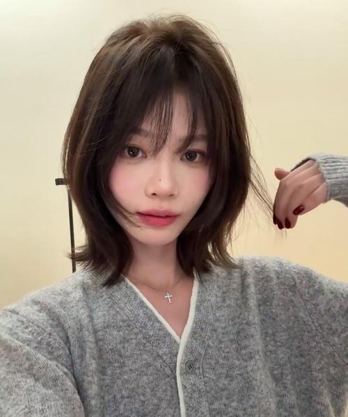 方脸适合什么头型