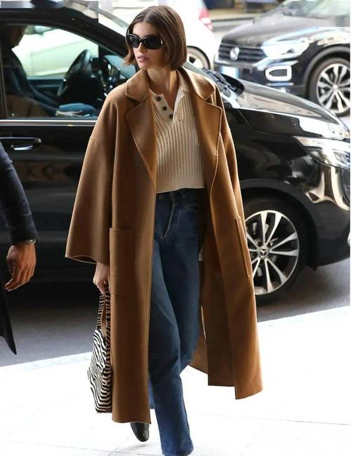 驼色休闲风衣怎么搭配