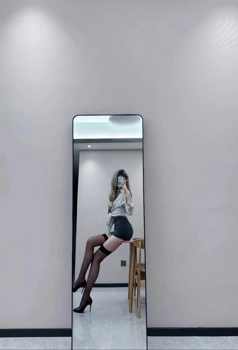 丝袜和裙子怎么搭配图片