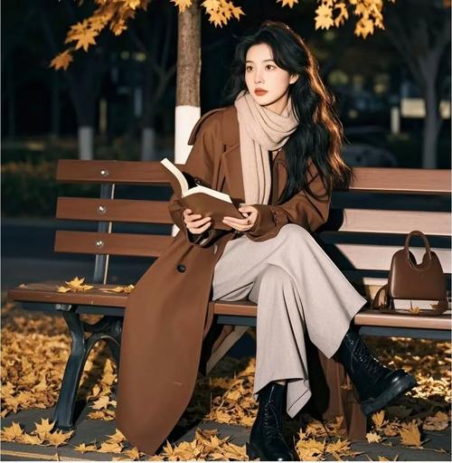 褐色配什么颜色好看