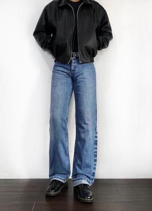 牛仔裤搭配皮鞋怎么样