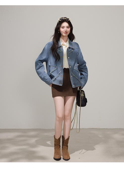 女款牛仔夹克怎么搭配什么裤子好看吗
