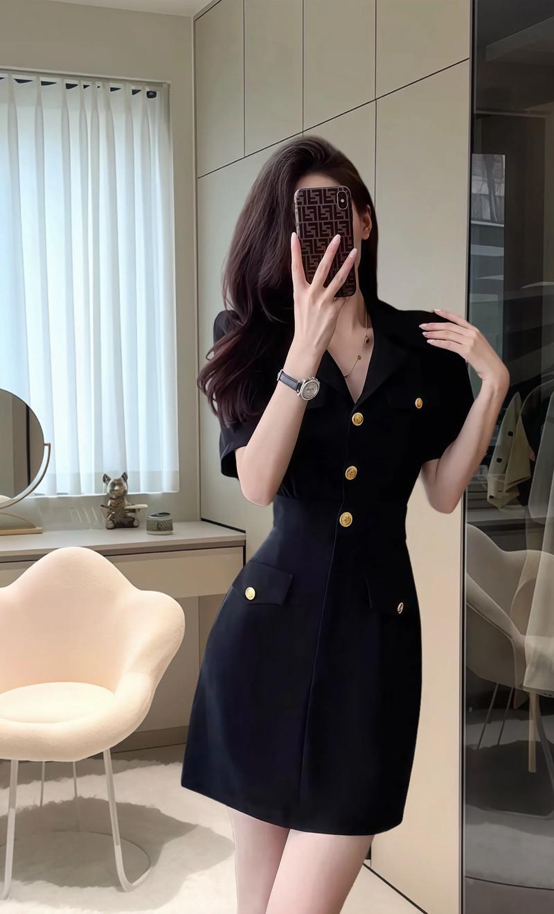 黑色裙子连衣裙怎么搭配图片欣赏