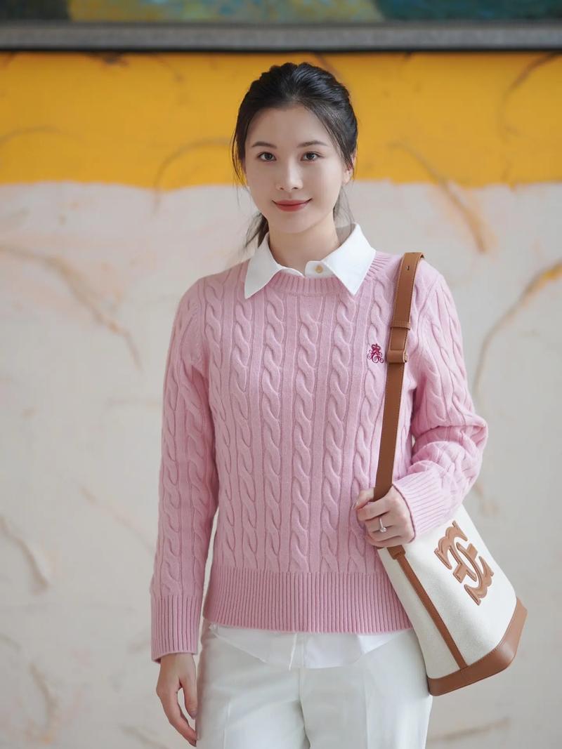 薄毛衣加衬衫怎么搭配图片