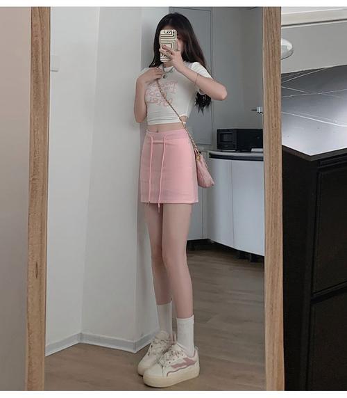 运动半裙怎么搭配