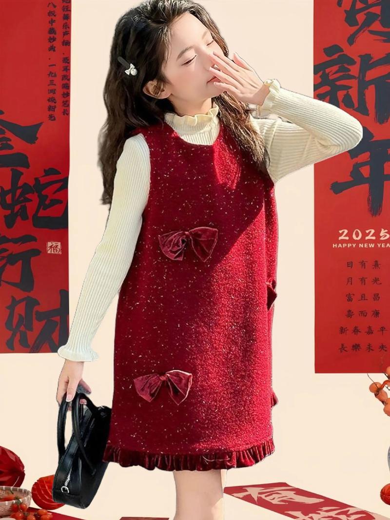 针织红色背心裙怎么搭配衣服