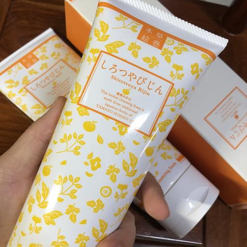 lc品爱火山泥洗面奶