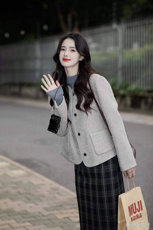 个子矮的女生怎么搭配秋装