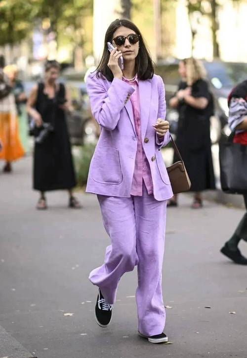 淡紫色搭配什么颜色