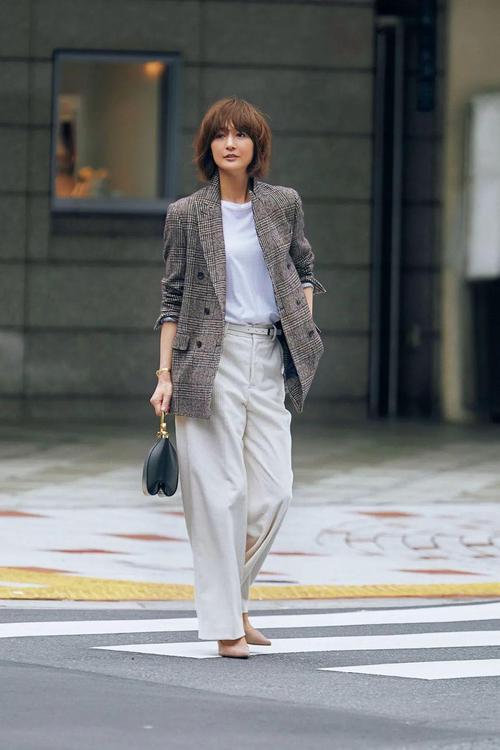 脖子短衣服怎么搭配