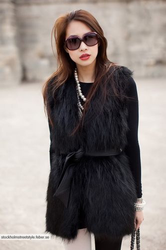 中长黑色皮草下身怎么搭配