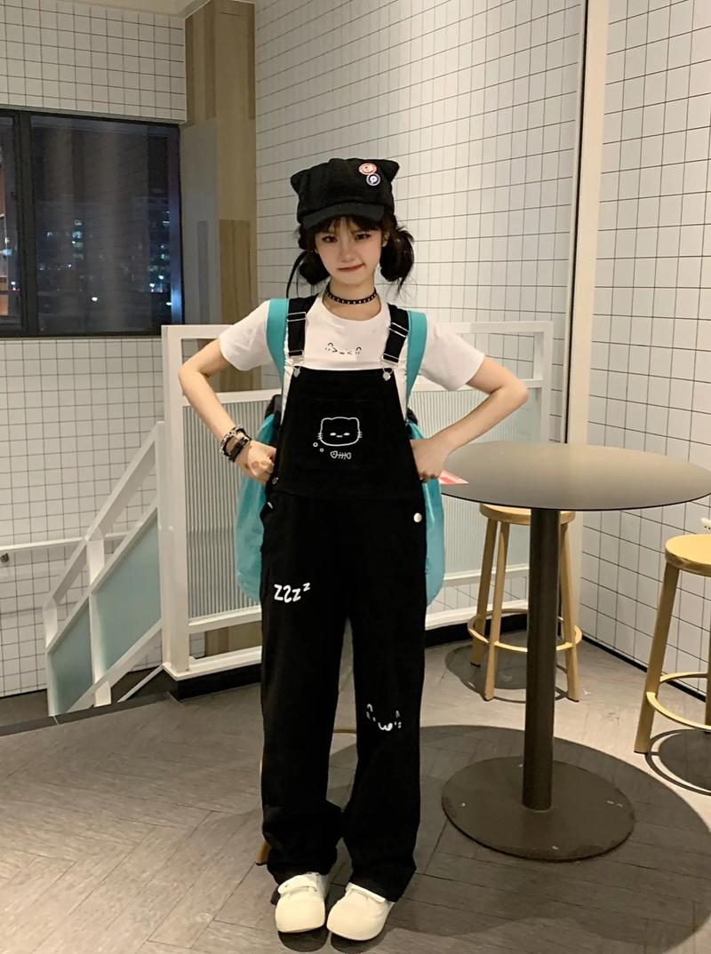 小猫裤外穿怎么搭配