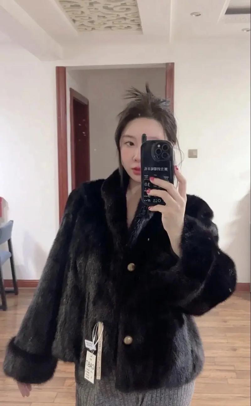 黑短貂怎么搭配好看