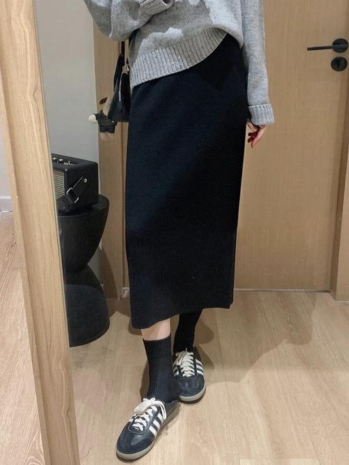长筒半截裙怎么搭配