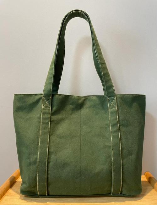 绿色帆布包怎么搭配好看