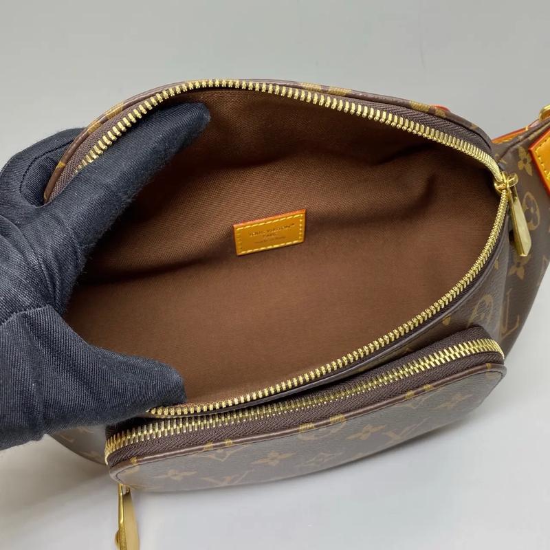 黄棕色包包怎么搭配衣服