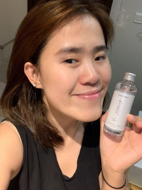 用了保湿护肤品脸上油