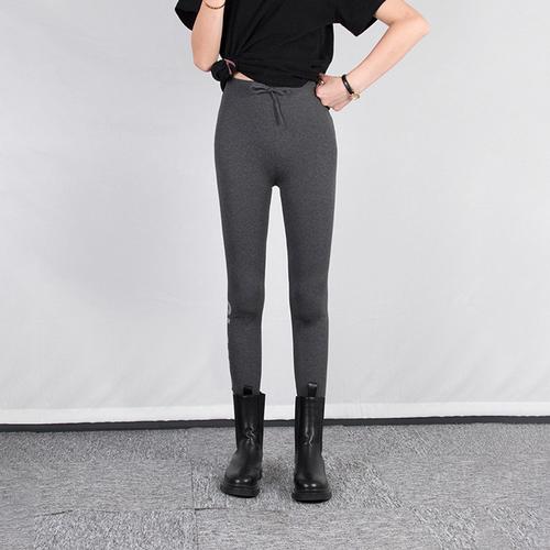 灰色紧身裤怎么搭配