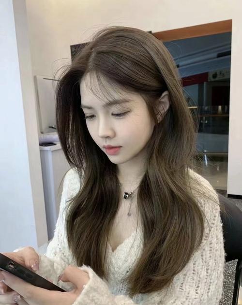 黄皮肤什么颜色显白