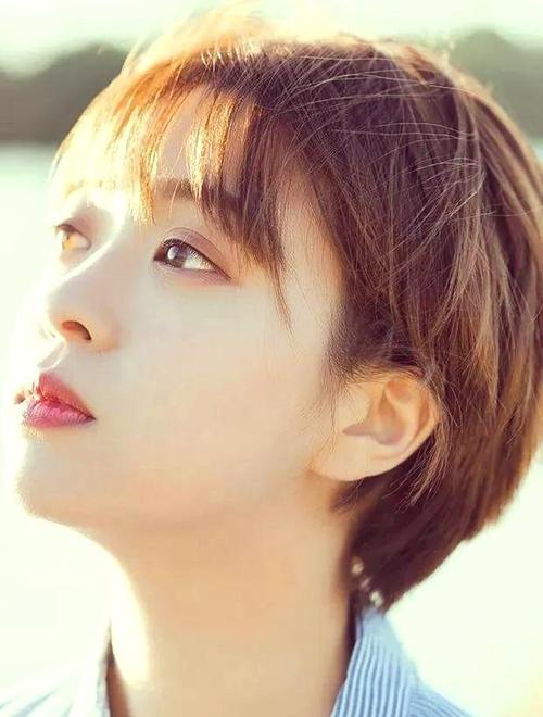 脸宽适合什么发型女