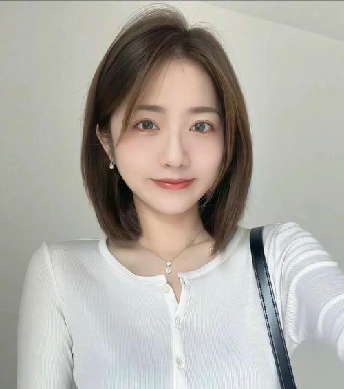 脸宽适合什么发型女