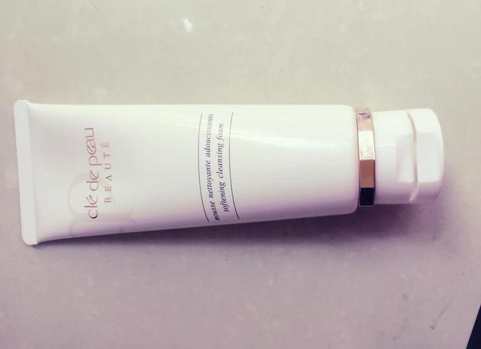 cpb洗面奶用完很干