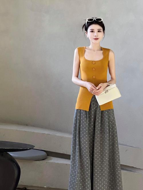 无袖的衣服叫什么