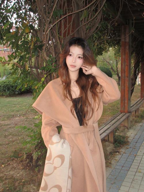 适合秋季穿的衣服怎么搭配什么围巾