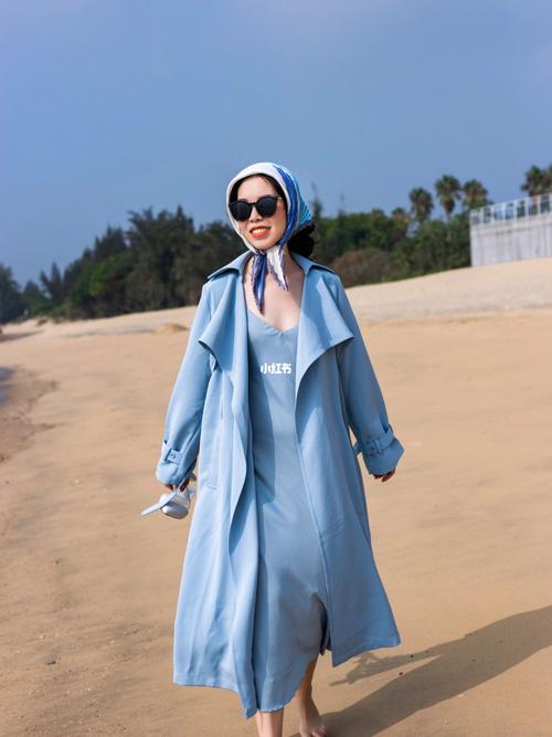 风衣怎么搭配好看蓝色