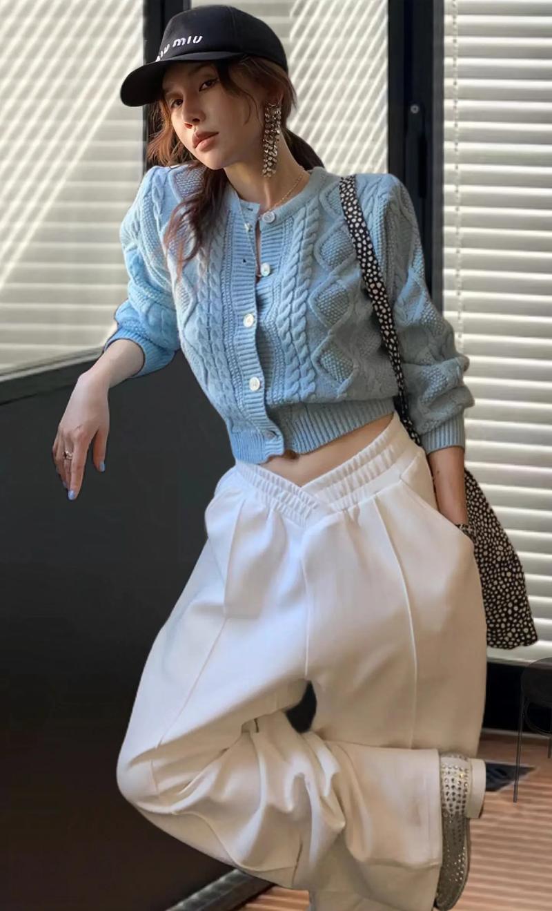 短针织衫怎么搭配裤子