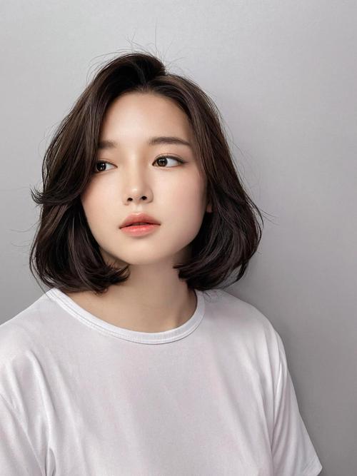 圆脸烫什么发型好看