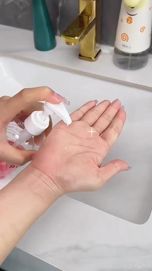 怎么用手使洗面奶起泡