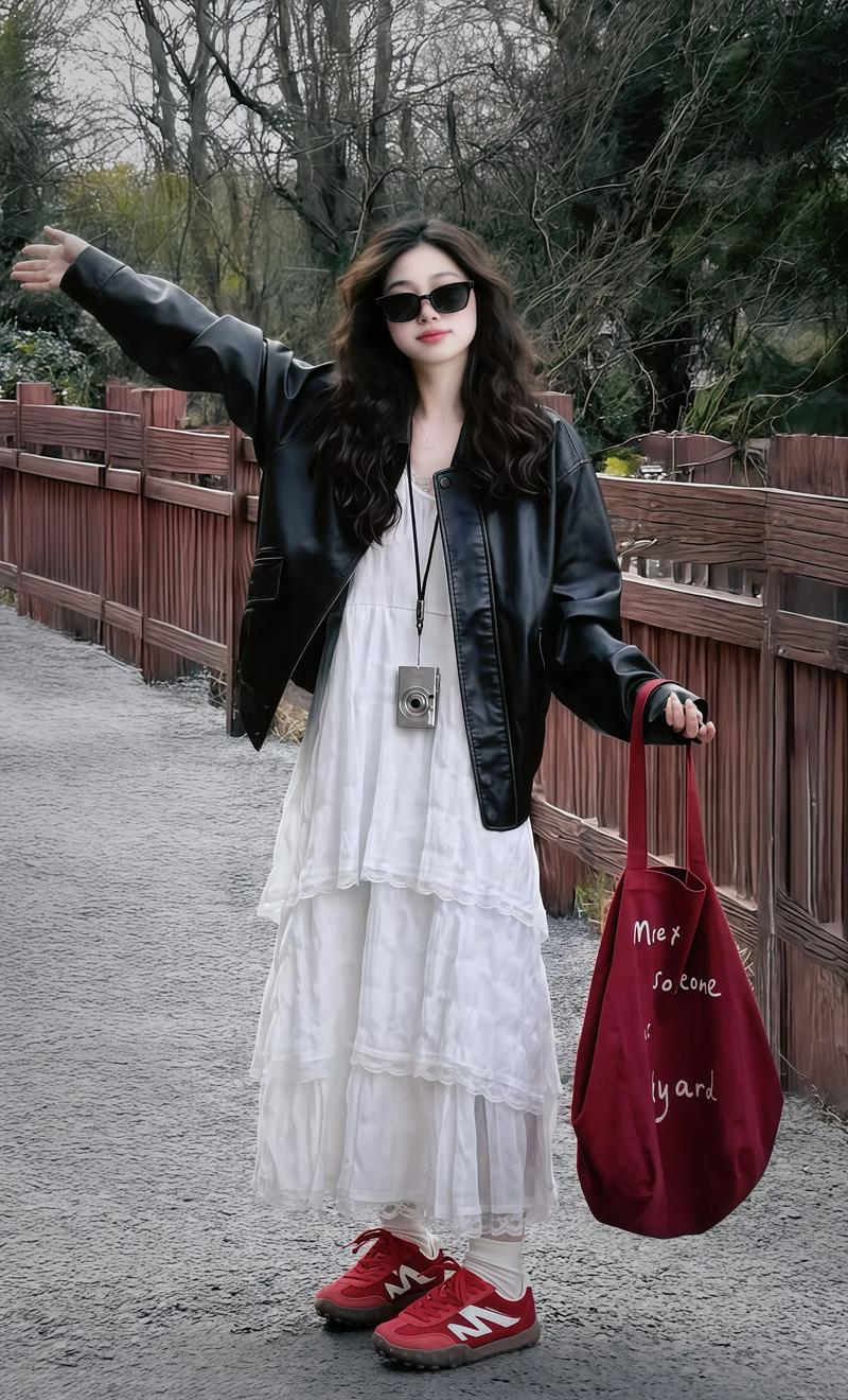 穿短皮衣怎么搭配好看吗