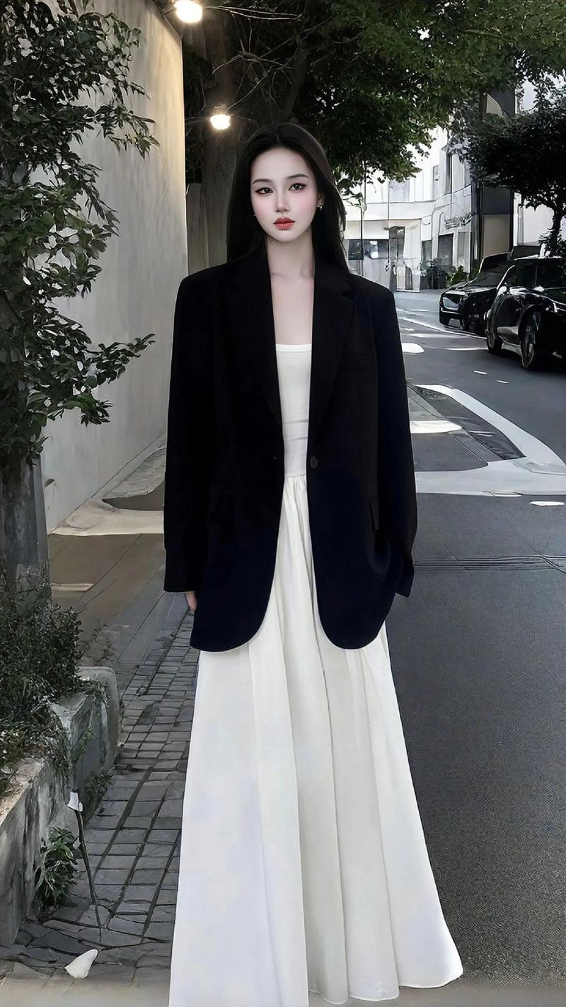 穿背心长裙怎么搭配外套好看