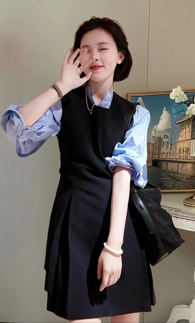 穿背心长裙怎么搭配外套好看