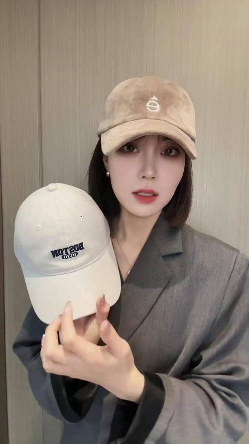 头大适合戴什么帽子