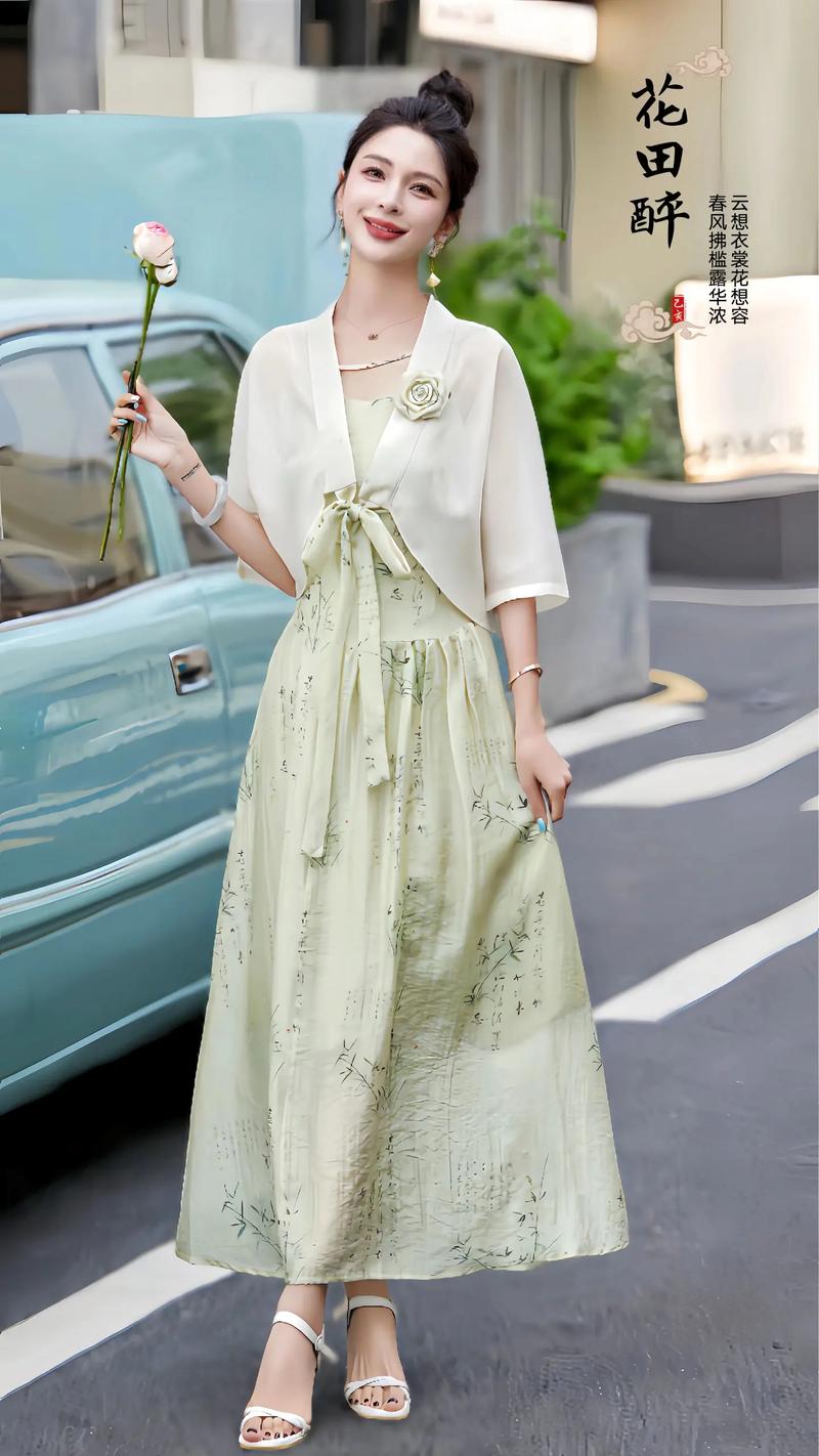 长款披肩怎么搭配图片欣赏