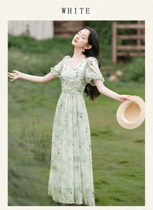 长款绿色连衣裙怎么搭配图片