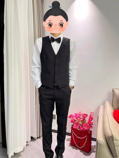 夏天伴郎穿什么