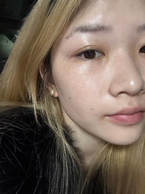 擦了护肤品 脸色暗沉